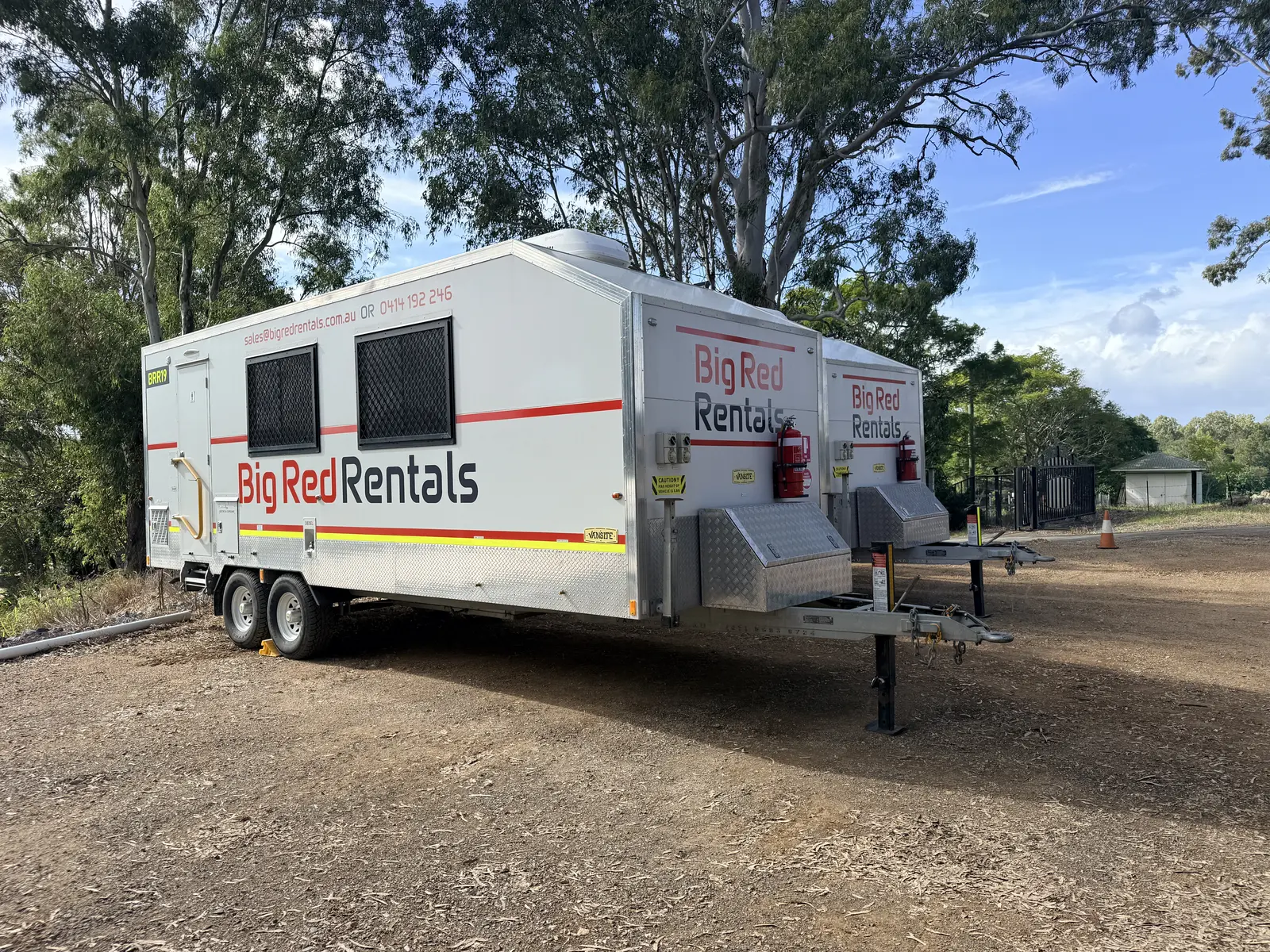 7 Series mobile site van exterior